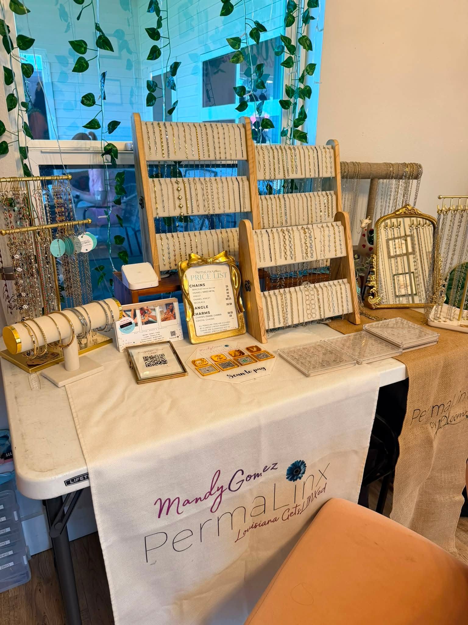 First day back and something is missing (well besides YOU)! Stop by and tell me what’s missing for 💲5️⃣ off your #permanentjewelry!!

Central Brew 9-12